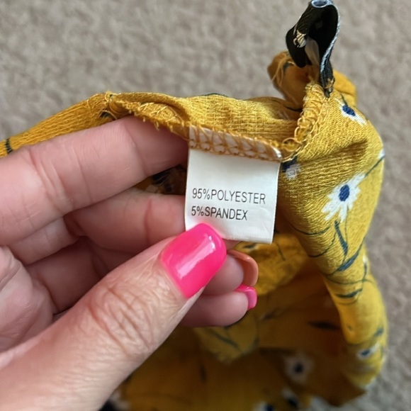 “FancyQube Cropped floral top size small” - Picture 5 of 6